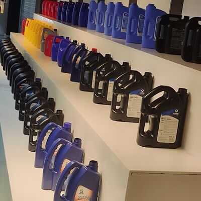 comprare Fabbrica Vendita 1-5L Rivestimento Linea di riempimento di solvente Controllo completamente automatico online manufacture