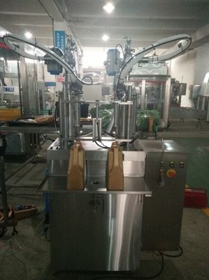 Macchina di rifornimento semiautomatica del pistone