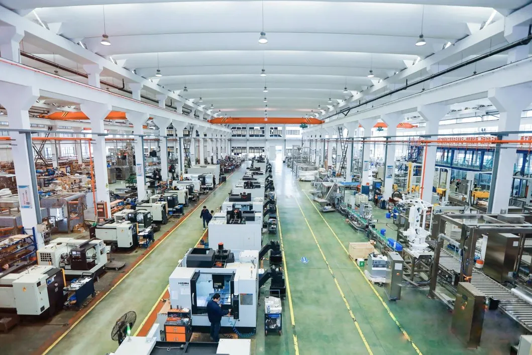 Macchina automatica per il riempimento di lubrificanti chimici per l'industria 10