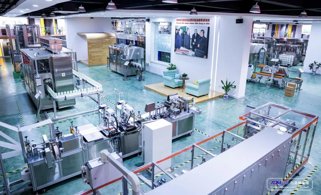 Macchina di riempimento e tappatura avanzata 1-5L per olio commestibile e salse 9