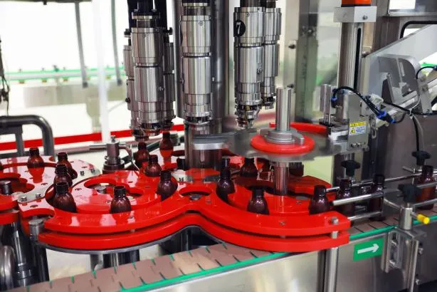 Macchina di riempimento a pistone con tracciamento avanzato per la produzione di disinfettante per le mani 5